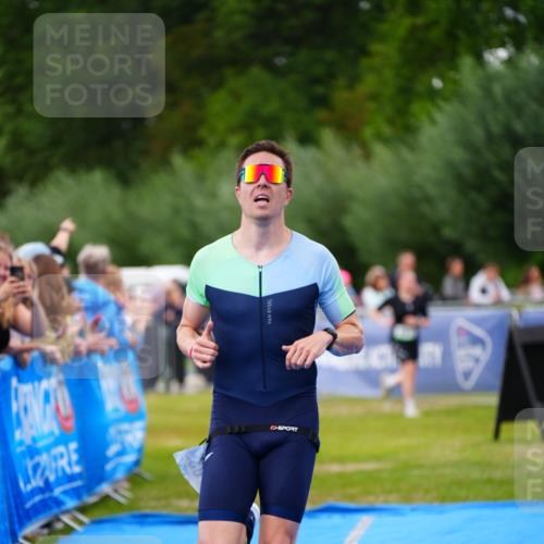 30.08.2026 - Elbe Triathlon Hamburg LAZAROV Photography http://msf.ph/oto/10056665 30.08.2026 11:12:19 Ziel 769, 1039 meine-sportfotos.de