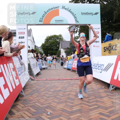 30.08.2026 - Blankeneser Heldenlauf Lena Gebhardt http://msf.ph/oto/10056672 30.08.2026 12:13:07 Ziel 2115, 2120, 2218, 2656 meine-sportfotos.de