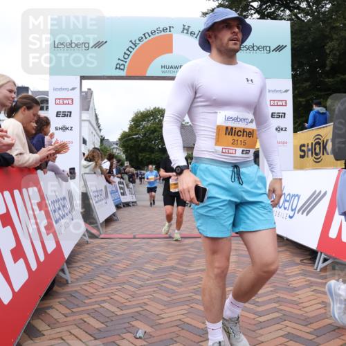30.08.2026 - Blankeneser Heldenlauf Lena Gebhardt http://msf.ph/oto/10056695 30.08.2026 12:13:14 Ziel 2115, 2120, 2656, 2760, 2927, 4070 meine-sportfotos.de