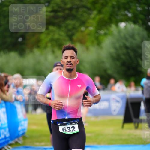 30.08.2026 - Elbe Triathlon Hamburg LAZAROV Photography http://msf.ph/oto/10056708 30.08.2026 11:12:38 Ziel 410, 612, 632, 722 meine-sportfotos.de