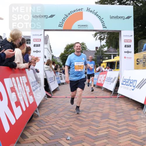 30.08.2026 - Blankeneser Heldenlauf Lena Gebhardt http://msf.ph/oto/10056716 30.08.2026 12:13:18 Ziel 2115, 2120, 2760, 2927, 4070 meine-sportfotos.de