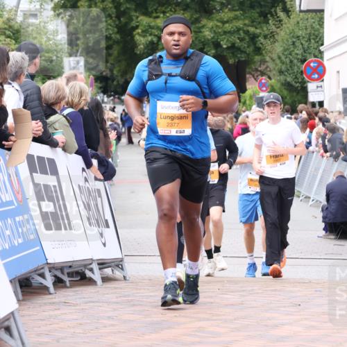 30.08.2026 - Blankeneser Heldenlauf Lena Gebhardt http://msf.ph/oto/10056728 30.08.2026 12:13:29 Ziel 2377, 2513, 2789 meine-sportfotos.de