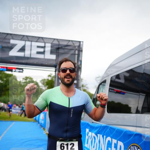 30.08.2026 - Elbe Triathlon Hamburg LAZAROV Photography http://msf.ph/oto/10056732 30.08.2026 11:12:46 Ziel 773, 1093, 1097 meine-sportfotos.de