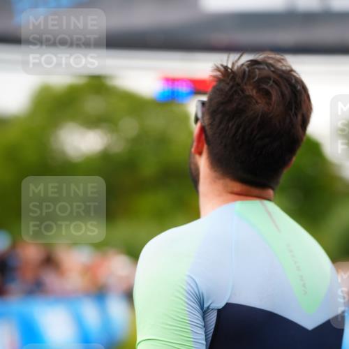 30.08.2026 - Elbe Triathlon Hamburg LAZAROV Photography http://msf.ph/oto/10056739 30.08.2026 11:12:49 Ziel 773, 1093, 1097 meine-sportfotos.de