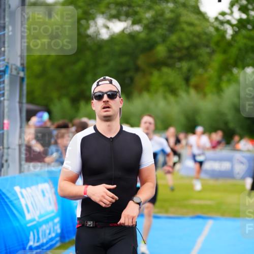 30.08.2026 - Elbe Triathlon Hamburg LAZAROV Photography http://msf.ph/oto/10056769 30.08.2026 11:13:02 Ziel 490, 1037, 1061, 1085, 1197 meine-sportfotos.de
