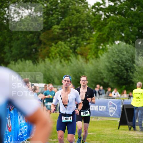 30.08.2026 - Elbe Triathlon Hamburg LAZAROV Photography http://msf.ph/oto/10056776 30.08.2026 11:13:06 Ziel 490, 651, 1037, 1061, 1197 meine-sportfotos.de