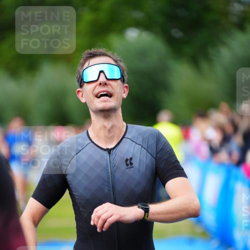 30.08.2026 - Elbe Triathlon Hamburg LAZAROV Photography http://msf.ph/oto/10056793 30.08.2026 11:13:15 Ziel 611, 651, 750 meine-sportfotos.de