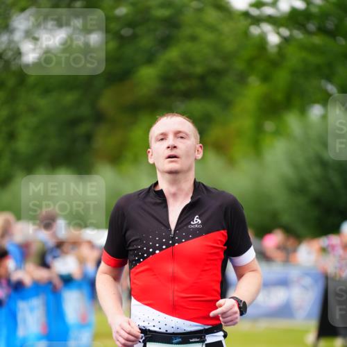 30.08.2026 - Elbe Triathlon Hamburg LAZAROV Photography http://msf.ph/oto/10056831 30.08.2026 11:13:33 Ziel 560, 598, 620, 699, 752 meine-sportfotos.de