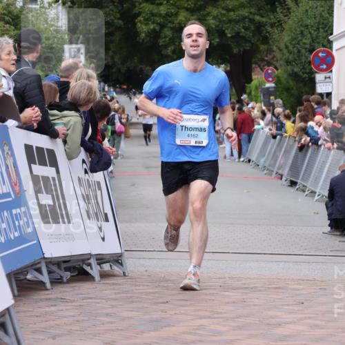 30.08.2026 - Blankeneser Heldenlauf Lena Gebhardt http://msf.ph/oto/10056853 30.08.2026 12:14:07 Ziel 2636, 4017, 4162, 4214, 4396, 4459 meine-sportfotos.de