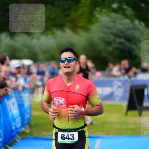 30.08.2026 - Elbe Triathlon Hamburg LAZAROV Photography http://msf.ph/oto/10056866 30.08.2026 11:13:48 Ziel 643, 724 meine-sportfotos.de