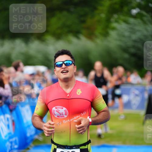 30.08.2026 - Elbe Triathlon Hamburg LAZAROV Photography http://msf.ph/oto/10056869 30.08.2026 11:13:49 Ziel 643, 724, 869, 1088 meine-sportfotos.de