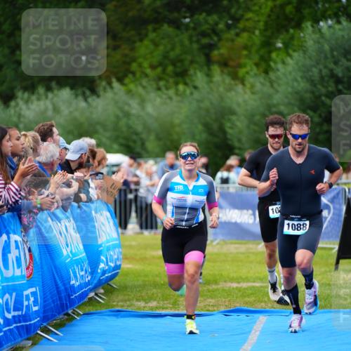 30.08.2026 - Elbe Triathlon Hamburg LAZAROV Photography http://msf.ph/oto/10056884 30.08.2026 11:13:56 Ziel 724, 731, 869, 1030, 1088 meine-sportfotos.de