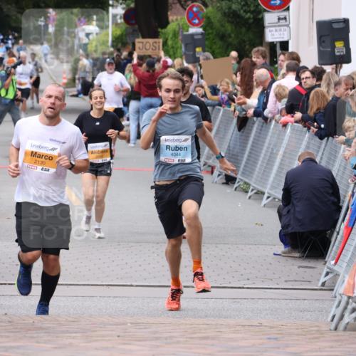 30.08.2026 - Blankeneser Heldenlauf Lena Gebhardt http://msf.ph/oto/10056899 30.08.2026 12:14:25 Ziel 4023, 4044, 4484 meine-sportfotos.de