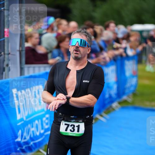30.08.2026 - Elbe Triathlon Hamburg LAZAROV Photography http://msf.ph/oto/10056903 30.08.2026 11:14:02 Ziel 573, 731, 1030 meine-sportfotos.de
