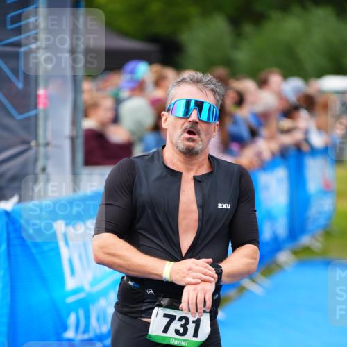 30.08.2026 - Elbe Triathlon Hamburg LAZAROV Photography http://msf.ph/oto/10056904 30.08.2026 11:14:02 Ziel 573, 731, 1030 meine-sportfotos.de