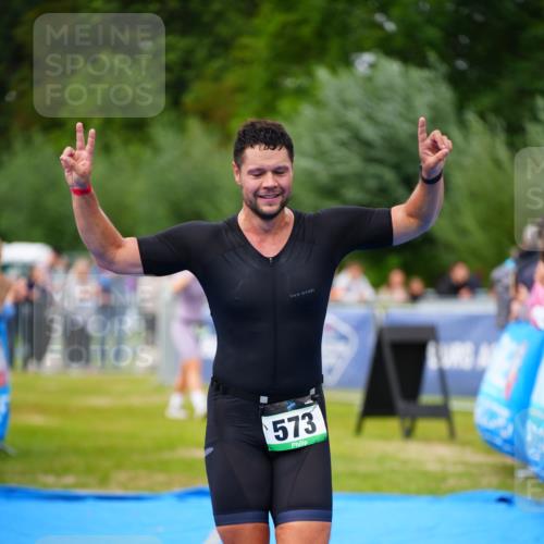 30.08.2026 - Elbe Triathlon Hamburg LAZAROV Photography http://msf.ph/oto/10056908 30.08.2026 11:14:10 Ziel 573 meine-sportfotos.de