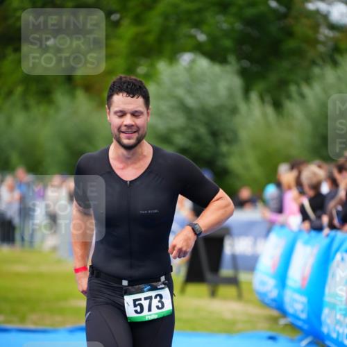 30.08.2026 - Elbe Triathlon Hamburg LAZAROV Photography http://msf.ph/oto/10056911 30.08.2026 11:14:10 Ziel 573 meine-sportfotos.de