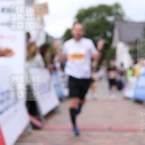30.08.2026 - Blankeneser Heldenlauf Lena Gebhardt http://msf.ph/oto/10056923 30.08.2026 12:14:30 Ziel 2130, 2282, 2283, 4044 meine-sportfotos.de