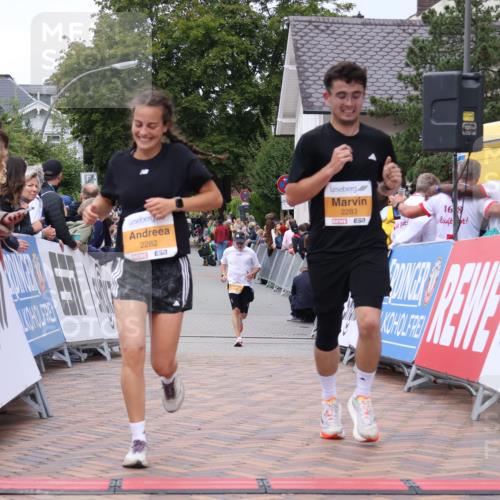 30.08.2026 - Blankeneser Heldenlauf Lena Gebhardt http://msf.ph/oto/10056941 30.08.2026 12:14:34 Ziel 2130, 2282, 2283, 4044 meine-sportfotos.de