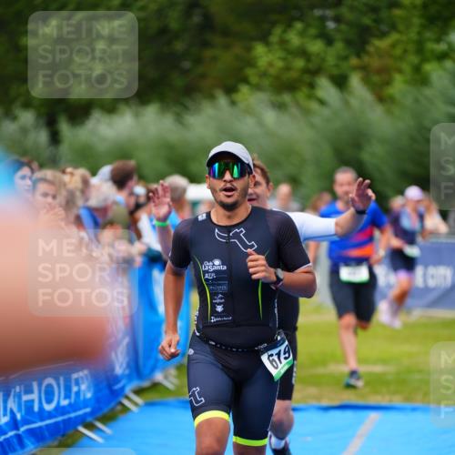 30.08.2026 - Elbe Triathlon Hamburg LAZAROV Photography http://msf.ph/oto/10056961 30.08.2026 11:14:54 Ziel 492, 500, 619 meine-sportfotos.de