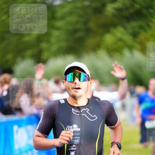 30.08.2026 - Elbe Triathlon Hamburg LAZAROV Photography http://msf.ph/oto/10056965 30.08.2026 11:14:56 Ziel 492, 500, 619 meine-sportfotos.de