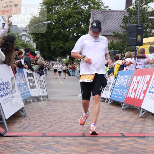 30.08.2026 - Blankeneser Heldenlauf Lena Gebhardt http://msf.ph/oto/10056967 30.08.2026 12:14:39 Ziel 2012, 2282, 2283 meine-sportfotos.de