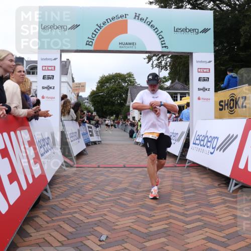 30.08.2026 - Blankeneser Heldenlauf Lena Gebhardt http://msf.ph/oto/10056970 30.08.2026 12:14:40 Ziel 2012, 2282, 2283 meine-sportfotos.de