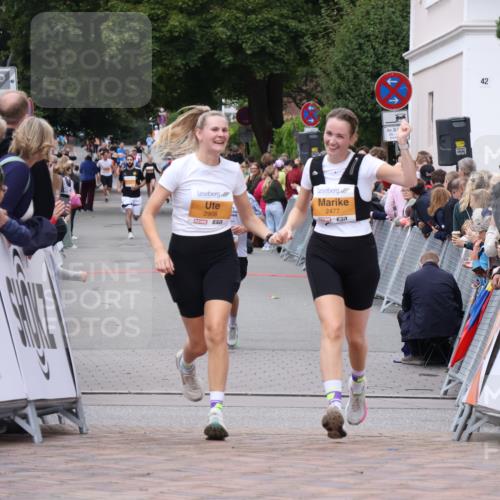 30.08.2026 - Blankeneser Heldenlauf Lena Gebhardt http://msf.ph/oto/10056981 30.08.2026 12:14:49 Ziel 2477, 2908 meine-sportfotos.de