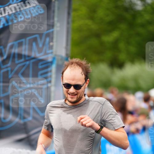30.08.2026 - Elbe Triathlon Hamburg LAZAROV Photography http://msf.ph/oto/10056983 30.08.2026 11:15:03 Ziel 346, 1099 meine-sportfotos.de