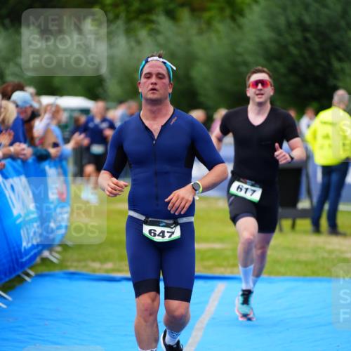 30.08.2026 - Elbe Triathlon Hamburg LAZAROV Photography http://msf.ph/oto/10057028 30.08.2026 11:15:33 Ziel 617, 647, 1027, 1080 meine-sportfotos.de