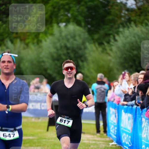 30.08.2026 - Elbe Triathlon Hamburg LAZAROV Photography http://msf.ph/oto/10057031 30.08.2026 11:15:33 Ziel 617, 647, 1027, 1080 meine-sportfotos.de