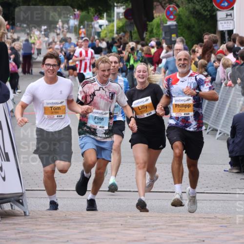 30.08.2026 - Blankeneser Heldenlauf Lena Gebhardt http://msf.ph/oto/10057033 30.08.2026 12:15:11 Ziel 2070, 2071, 2676, 2784, 4416 meine-sportfotos.de