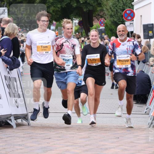 30.08.2026 - Blankeneser Heldenlauf Lena Gebhardt http://msf.ph/oto/10057036 30.08.2026 12:15:12 Ziel 2070, 2071, 2676, 2784, 4031, 4416 meine-sportfotos.de
