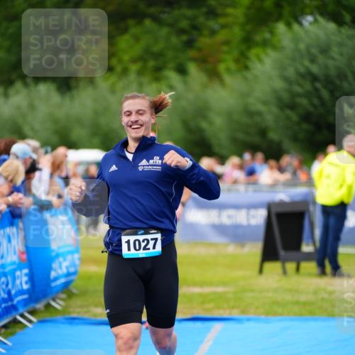 30.08.2026 - Elbe Triathlon Hamburg LAZAROV Photography http://msf.ph/oto/10057039 30.08.2026 11:15:39 Ziel 1027, 1047, 1056, 1080 meine-sportfotos.de