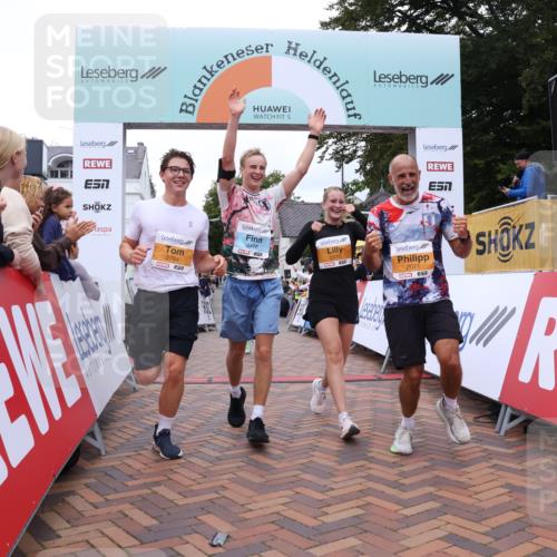30.08.2026 - Blankeneser Heldenlauf Lena Gebhardt http://msf.ph/oto/10057063 30.08.2026 12:15:16 Ziel 2070, 2071, 2784, 4031, 4416 meine-sportfotos.de