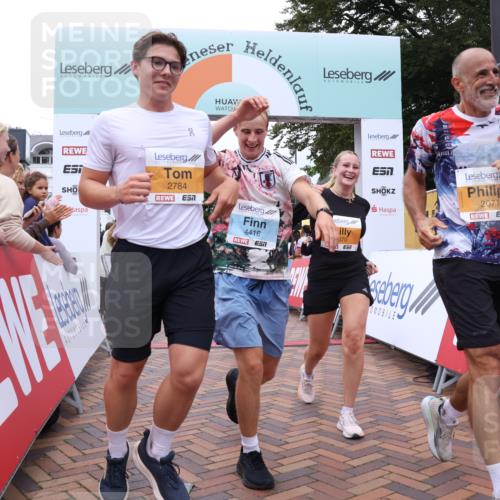 30.08.2026 - Blankeneser Heldenlauf Lena Gebhardt http://msf.ph/oto/10057070 30.08.2026 12:15:16 Ziel 2070, 2071, 2784, 4031, 4416 meine-sportfotos.de