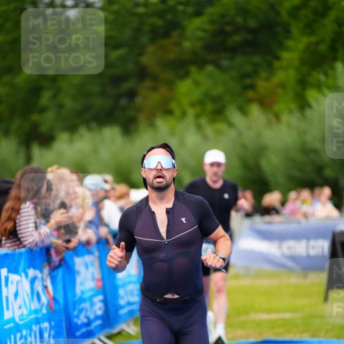 30.08.2026 - Elbe Triathlon Hamburg LAZAROV Photography http://msf.ph/oto/10057116 30.08.2026 11:16:26 Ziel 537, 623, 1000, 1120, 1140 meine-sportfotos.de