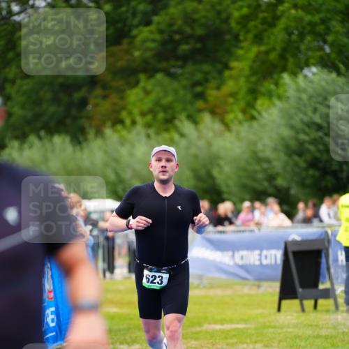 30.08.2026 - Elbe Triathlon Hamburg LAZAROV Photography http://msf.ph/oto/10057123 30.08.2026 11:16:27 Ziel 623, 1000, 1140 meine-sportfotos.de