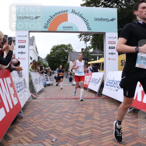 30.08.2026 - Blankeneser Heldenlauf Lena Gebhardt http://msf.ph/oto/10057127 30.08.2026 12:15:30 Ziel 2629, 2634, 2809, 2906, 2954, 4264, 4352, 4363 meine-sportfotos.de