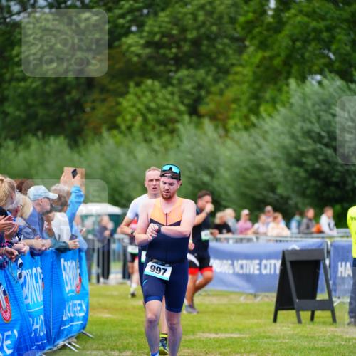 30.08.2026 - Elbe Triathlon Hamburg LAZAROV Photography http://msf.ph/oto/10057142 30.08.2026 11:16:57 Ziel 435, 526, 997 meine-sportfotos.de