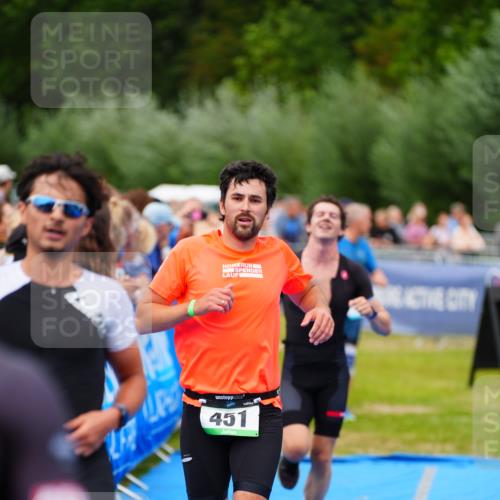 30.08.2026 - Elbe Triathlon Hamburg LAZAROV Photography http://msf.ph/oto/10057169 30.08.2026 11:17:09 Ziel 451, 526, 631, 1004, 1028 meine-sportfotos.de