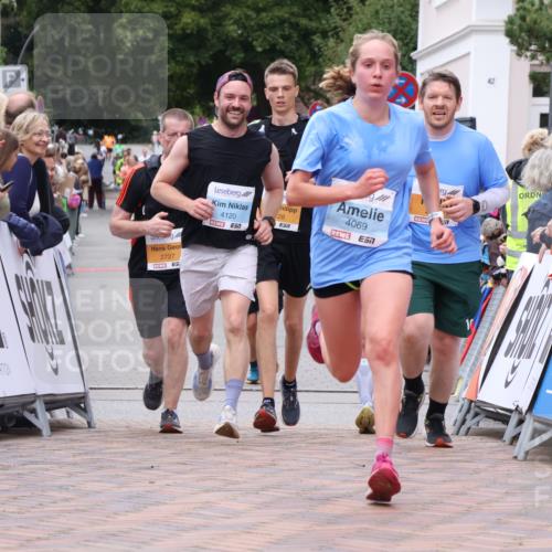 30.08.2026 - Blankeneser Heldenlauf Lena Gebhardt http://msf.ph/oto/10057170 30.08.2026 12:15:40 Ziel 2527, 2629, 2634, 2727, 2728, 2866, 2906, 4069, 4120 meine-sportfotos.de