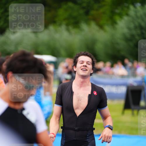 30.08.2026 - Elbe Triathlon Hamburg LAZAROV Photography http://msf.ph/oto/10057174 30.08.2026 11:17:11 Ziel 451, 791, 1004, 1028 meine-sportfotos.de