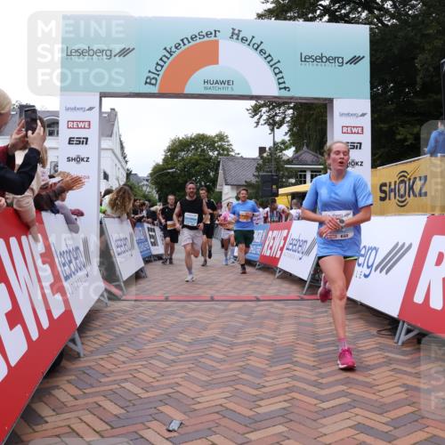 30.08.2026 - Blankeneser Heldenlauf Lena Gebhardt http://msf.ph/oto/10057182 30.08.2026 12:15:42 Ziel 2527, 2727, 2728, 2866, 2906, 4069, 4120 meine-sportfotos.de
