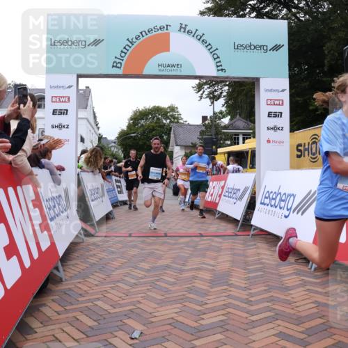 30.08.2026 - Blankeneser Heldenlauf Lena Gebhardt http://msf.ph/oto/10057186 30.08.2026 12:15:42 Ziel 2527, 2727, 2728, 2866, 2906, 4069, 4120 meine-sportfotos.de
