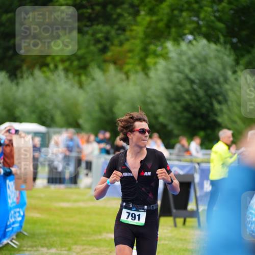 30.08.2026 - Elbe Triathlon Hamburg LAZAROV Photography http://msf.ph/oto/10057187 30.08.2026 11:17:18 Ziel 791 meine-sportfotos.de