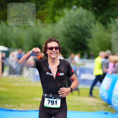 30.08.2026 - Elbe Triathlon Hamburg LAZAROV Photography http://msf.ph/oto/10057192 30.08.2026 11:17:19 Ziel 791 meine-sportfotos.de