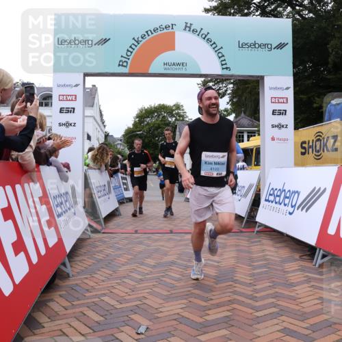 30.08.2026 - Blankeneser Heldenlauf Lena Gebhardt http://msf.ph/oto/10057193 30.08.2026 12:15:43 Ziel 2527, 2727, 2728, 2866, 4069, 4120 meine-sportfotos.de