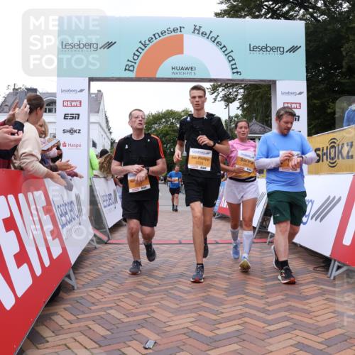 30.08.2026 - Blankeneser Heldenlauf Lena Gebhardt http://msf.ph/oto/10057205 30.08.2026 12:15:45 Ziel 2527, 2727, 2728, 2866, 4069, 4120 meine-sportfotos.de