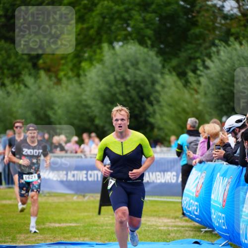 30.08.2026 - Elbe Triathlon Hamburg LAZAROV Photography http://msf.ph/oto/10057215 30.08.2026 11:17:33 Ziel 579, 580, 1148, 1621 meine-sportfotos.de